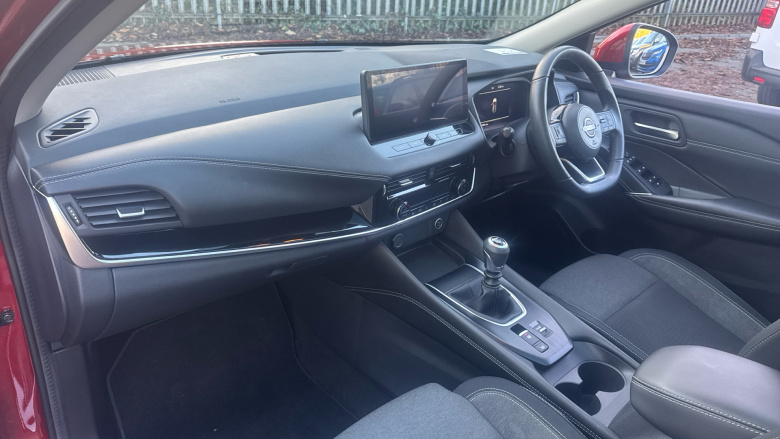 Nissan Qashqai 1.3 DiG-T MH N-Connecta 5dr Petrol Hatchback